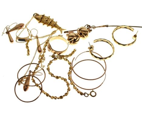 Assorted gold and yellow metal jewellery to include buckle ring, articulated fish pendant, chains etc, 35g gross approx  