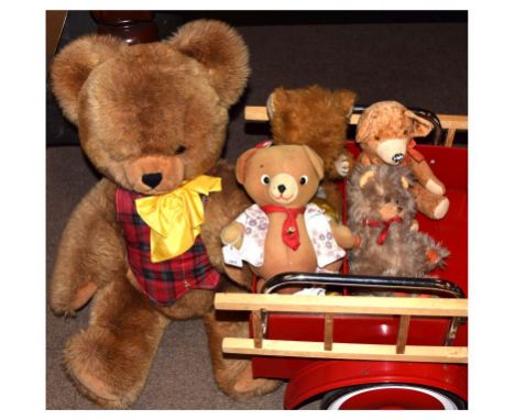 Large Herman bear (68cm high), along with five smaller vintage teddy bears  