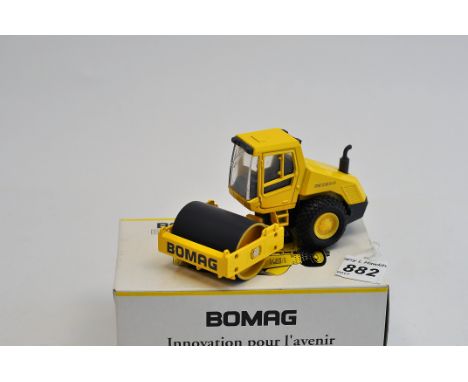 BOMAG 1;50 SCALE BW 213 D-3 SINGLE DRUM VIBRATORY ROLLER WITH BOX (VGC)