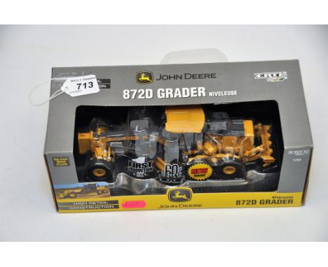 ERTL 1;50 SCALE  JOHN DEERE 872D GRADER WITH BOX (VGC)