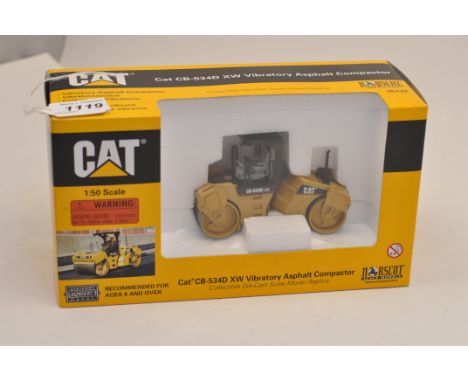 NORSCOT 1:50 SCALE CAT CB- 534D XW VIBRATORY ASPHALT COMPACTOR WITH BOX (VGC)