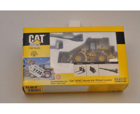 NORSCOT 1:50 SCALE CAT 924G VERSALINK WHEEL LOADER WITH BOX (VGC)