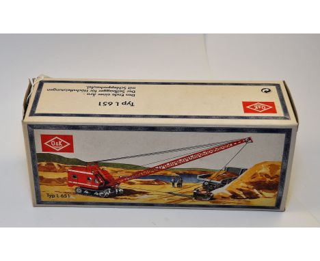 O& K 1:50 SCALE MOBILE CRANE ON TRACKS TYP L651 WITH BOX (GC)