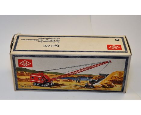 O& K 1:50 SCALE MOBILE CRANE ON TRACKS TYP L651 WITH BOX (GC)