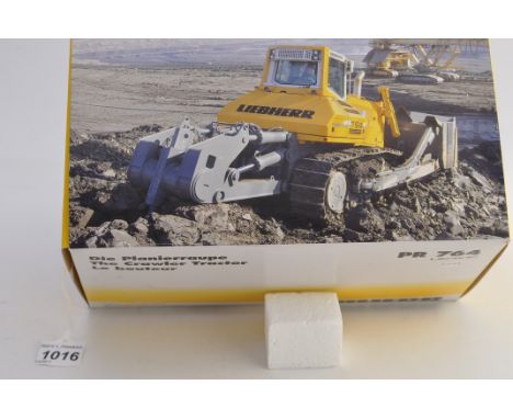 NZG MODELS 1:50 SCALE LIBEHERR PR 764 LITRONIC THE CRAWLER TRACTOR WITH BOX (VGC)