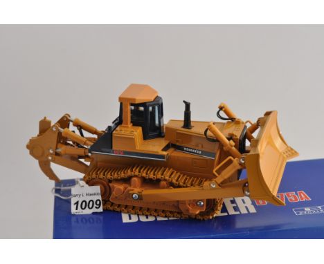 KOMATSU 1:50 SCALE D475A BULLDOZER WITH BOX (VGC)