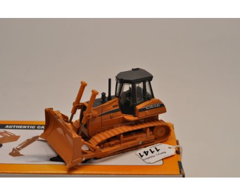 ERTL 1:50 SCALE CASE 1850K DOZER WITH BOX (GC)