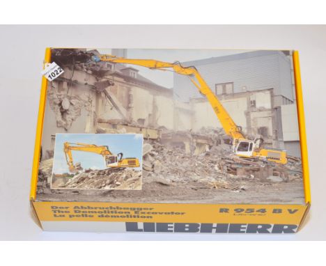 LIEBHERR 1:50 SCALE R 954 B V THE DEMOLITION EXCAVATOR WITH BOX (GC)