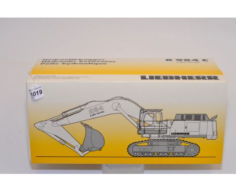 CONRAD MODELS 1:50 SCALE LIEBHERR R984 C LITRONIC HYDRAULIC EXCAVATOR WITH BOX (VGC)