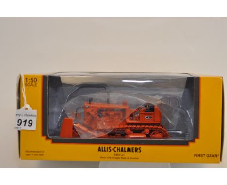 FIRST GEAR MODELS 1:50 SCALE ALLIS CHALMERS HD 21 DOZER WITH STRAIGHT BLADE & DRAWBAR WITH BOX (VGC)