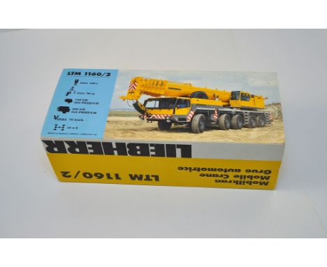 LIEBHERR 1:50 SCALE LTM 1160/2 MOBILE CRANE WITH BOX (VGC)