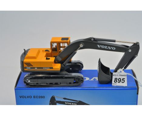 VOLVO EC280 1:50 SCALE  VOLVO CONSTRUCTION EQUIPMENT SCOOP MODELS WITH BOX (VGC)