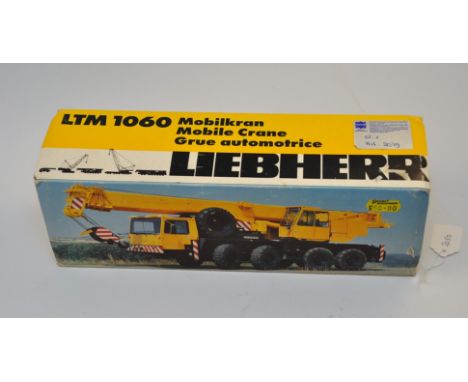 CONRAD 1:50 SCALE LIEBHERR MOBILE CRANE LTM1060 WITH BOX SMALL TEARS (GC)