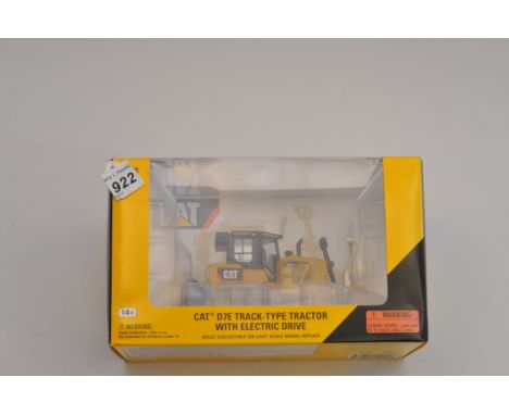 CAT 1:50 SCALE D7E TRACK TYPE TRACTOR WITH ELECTRIC DRIVE WITH BOX (VGC)