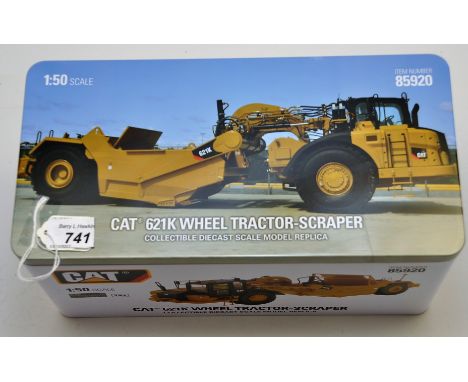 DIECAST MASTERS 1:50 SCALE CAT 621K WHEEL TRACTOR SCRAPER  IN METAL TIN (NMC)