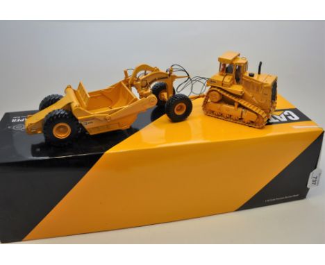 CCM 1;48 SCALE CAT D9L WITH 631E TOWED SCRAPER  WITH BOX (VGC)