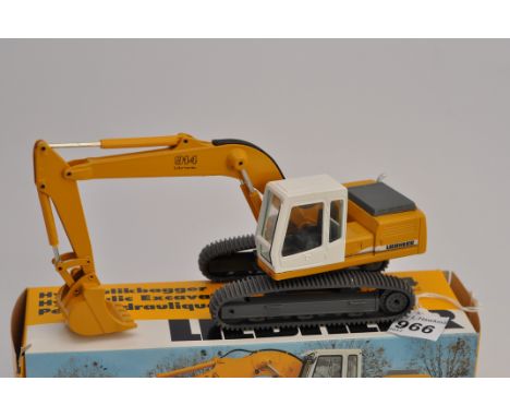 CONRAD MODELS 1:50 SCALE  LIEBHERR R 914 HYDRAULIC EXCAVATOR WITH BOX (VGC)