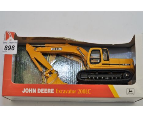 JOHN DEERE 1:50 SCALE 200LC EXCAVATOR ERTL MODELS WITH BOX (GC)