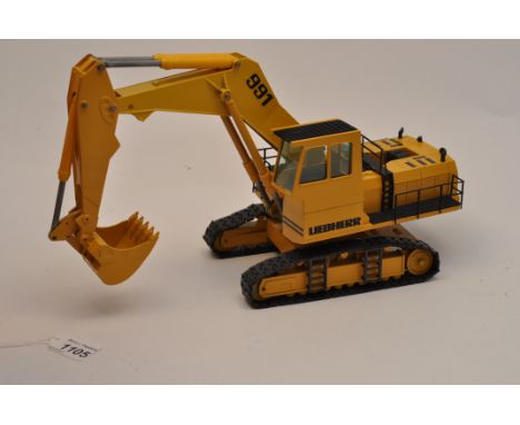 CONRAD 1:50 SCALE LIEBHERR  R 991 HYDRAULIC EXCAVATOR WITH BOX (VGC)