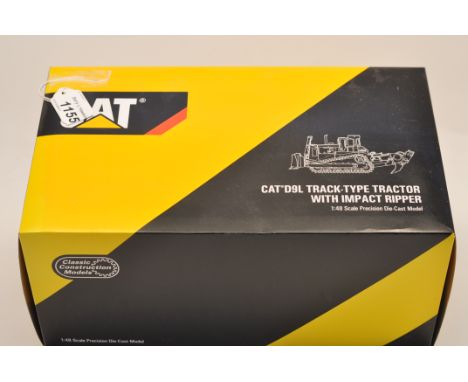 CLASSIC CONSTRUCTION MODELS 1:48 SCALE CAT D9L TRACK TYPE TRACTOR WITH IMPACT RIPPER WITH BOX (VGC)