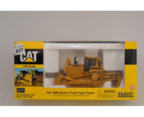 CAT 1:50 SCALE D8R SERIES II TRACK-TYPE TRACTOR NORSCOT SCALE MODELS WITH BOX (VGC)