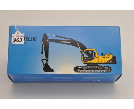 VOLVO 10 SCALE EC210 WITH BOX (VGC)