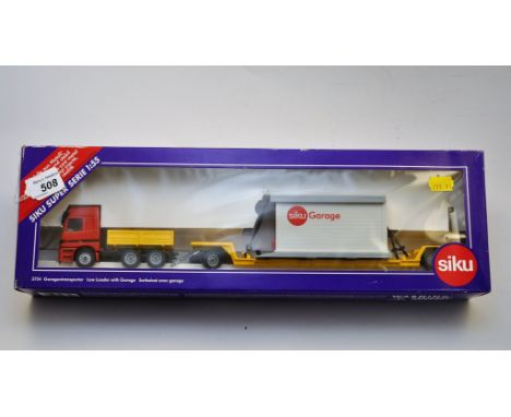 SIKU 1:55 SCALE 3724 LOW LOADER WITH GARAGE WITH BOX (GC)