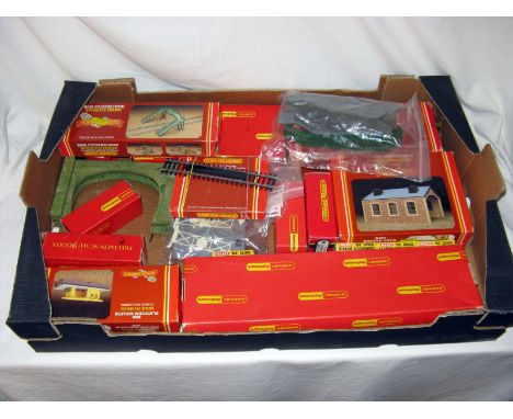 A Tray of HORNBY and MERIT Accessories including an Island Platform, Engine Shed, Platform Buildings, 4 x Footbridges, Level 