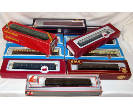 BACHMANN/AIRFIX/HORNBY/DAPOL/LIMA 13 x Coaches GUV and Brakes - Bachmann 3 x BR(E) Maroon Mk1 57' Suburban Coaches 34-606/606
