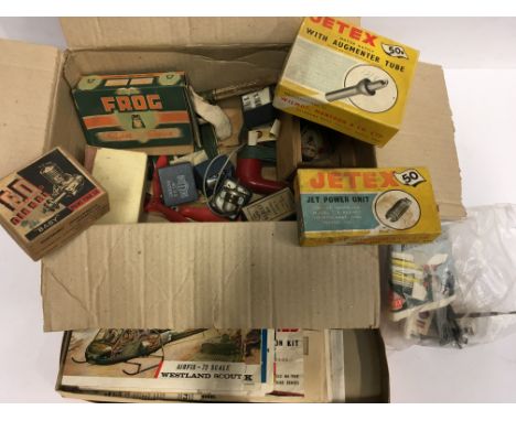 Mixed lot of assorted model motors: boxed Jetex Motor Outfit with Augmenter Tube, Frog 50 Diesel Engine, Jetex Jet Power Unit