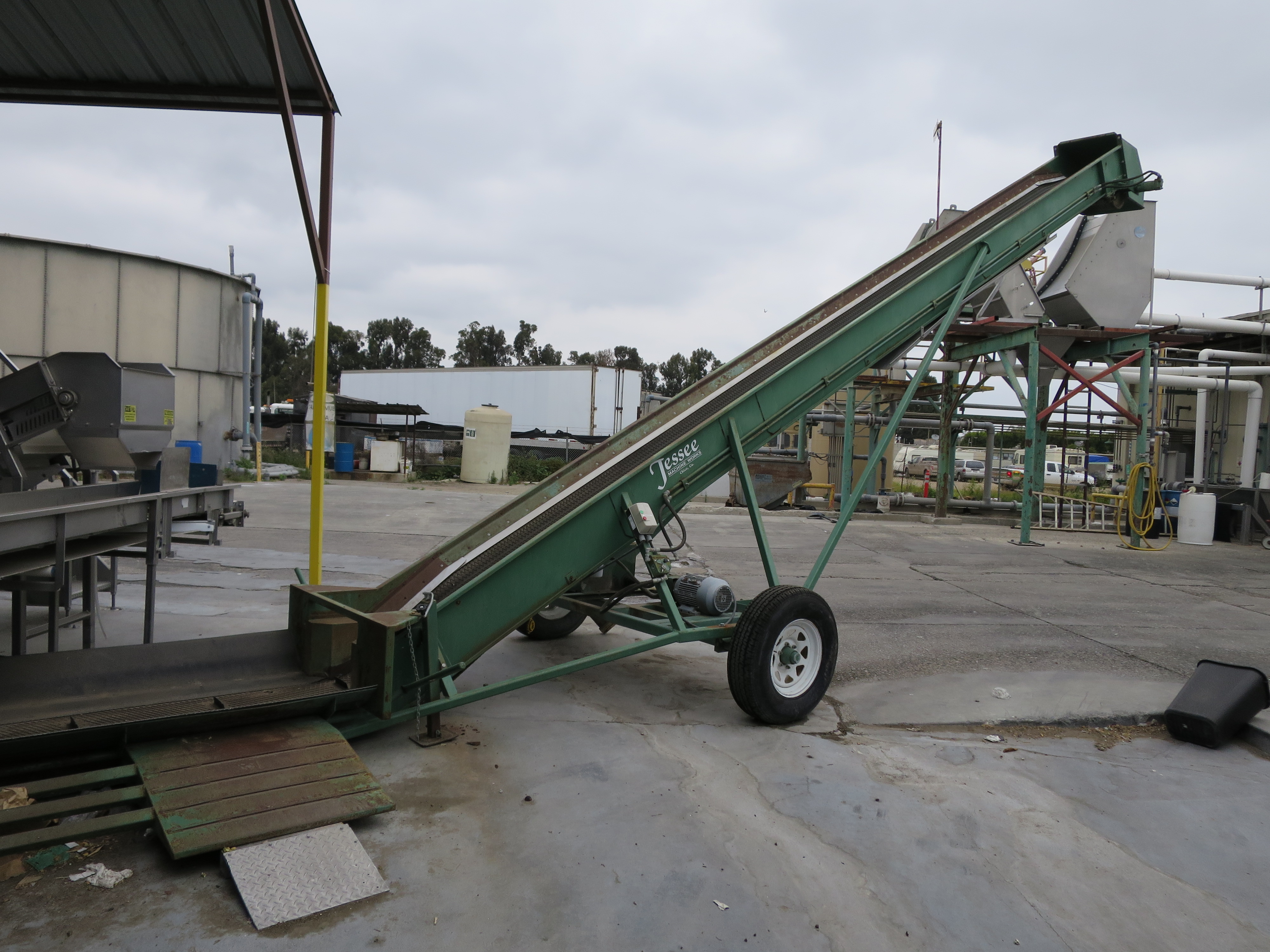 Jessee Portable Incline Conveyor Approx 28 Incline Section 12 Feed   Original 