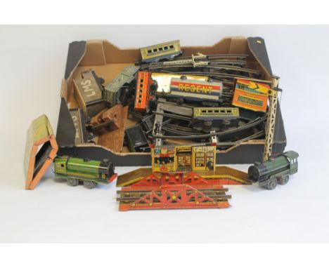 A COLLECTION OF 'O' GAUGE BY HORNBY ETC. to include M 0-4-0 locomotive with tender BR green No. 490 (x2) carriages, rolling s