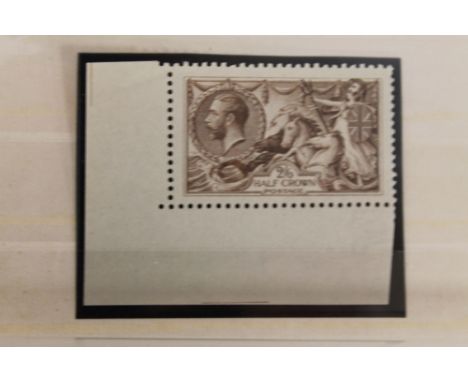 STAMPS - G.B. S.G. 415 1918 2/6 Sea-horse UK/M corner marginal