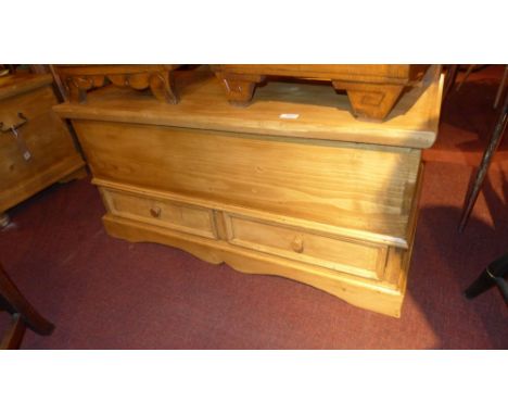 Seamans trunk - lift top fitted with drawers 105cm  