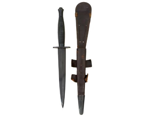 A THIRD PATTERN FAIRBAIRN SYKES COMMANDO DAGGER OR FIGHTING KNIFE, 17cm flattened diamond section blacked blade, regulation b