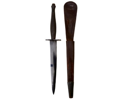 A SCARCE SECOND PATTERN COMMANDO KNIFE OR DAGGER, 17.5cm flattened diamond section blade, regulation blued hilt, the guard st