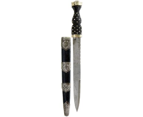 A SCOTTISH REGIMENTAL PIPER'S DIRK, 30cm blade with faceted back edge, etched with scrolling foliage and thistles, Ordnance s