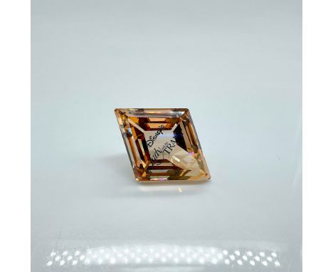 Faceted amber crystal display sign for characters from the Disney film Lady and the Tramp. Swarovski mark. This item has its 