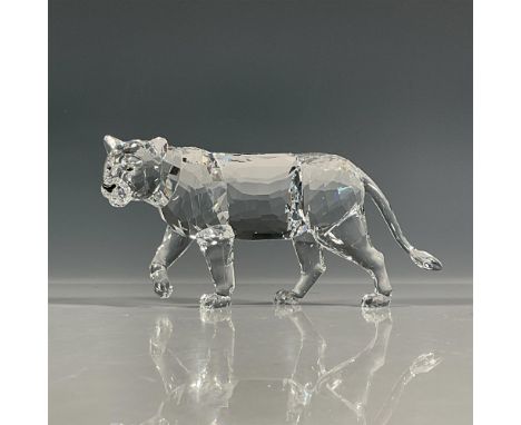 Powerful lead crystal figure of a mother lion. Crafted in fully clear crystal, can be combined with the lion cub for a lovely