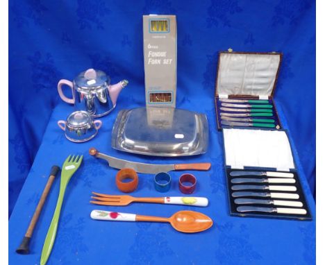 A COLLECTION OF DOMESTIC ITEMS 1930s to 1960s, including fondue fork set, and an insulated tea set
