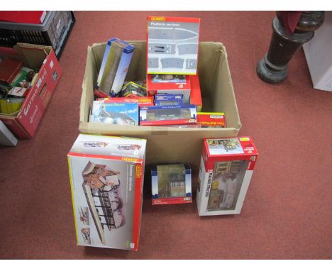 Eighteen 'OO'Gauge/'HO' Guage Boxed Layout/Trackside Buildings, Accessories etc, comprising a Hornby R636 crossing, two R460 