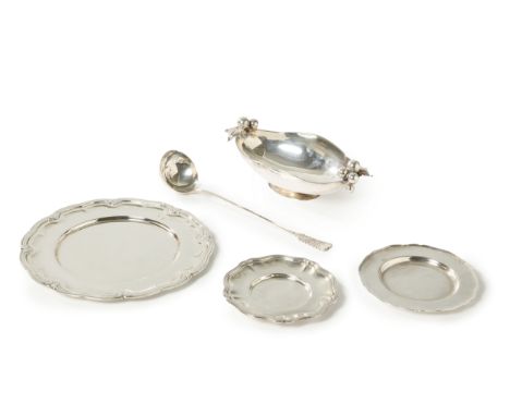 A group of Peruvian silver including a dish with fruiting handles. Opaisa. 20th century. The oval dish raised on a shallow fo