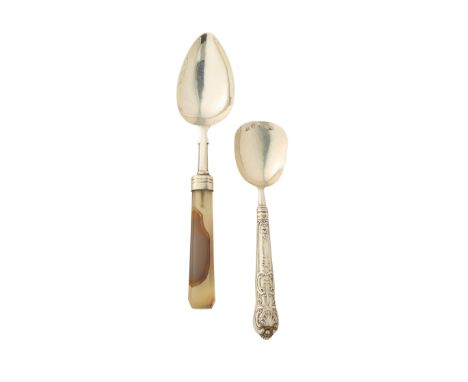 A George IV silver spoon with agate handle. Joseph Taylor,Birmingham, 1823. The dessert spoon designed with a rat-tail to rev