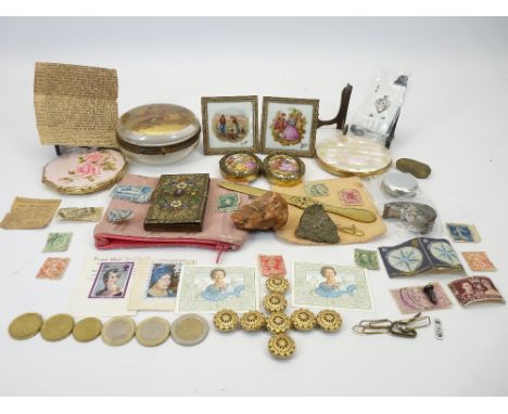 MIXED VINTAGE &amp; LATER COLLECTABLES to include Stratton and other lady's compacts, jewelled brass calling card case, glass
