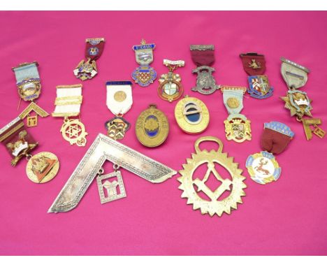MASONIC JEWELS, ETC, A COLLECTION - in silver and enamel, base metal and enamel and others, 16 pieces in all including four N