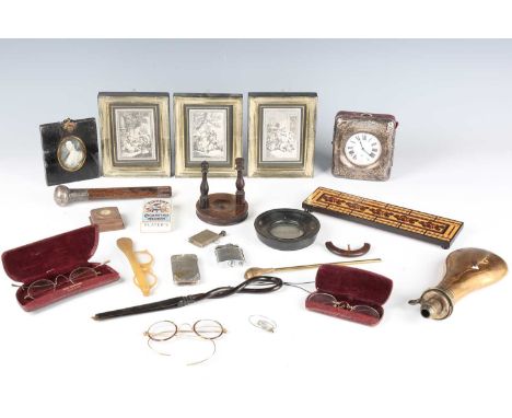 A mixed collection of collectors' items, including a Tunbridge ware cribbage board, length 24cm, a pair of Sorento inlaid pho