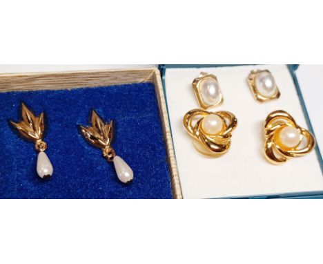 3 PAIRS OF PEARL EARRINGS ONE TESTED AS GOLD
THIS ITEM IS IN SECURE OFF-SITE STORAGE, VIEWING BY APPOINTMENT ONLY