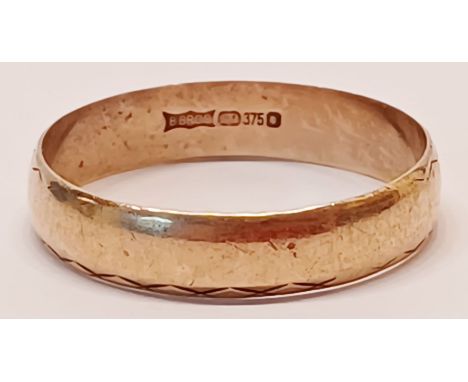 9CT GOLD WEDDING BAND RING 1.7g SIZE S
THIS ITEM IS IN SECURE OFF-SITE STORAGE, VIEWING BY APPOINTMENT ONLY