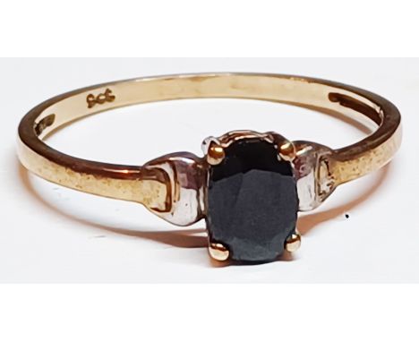 



9CT GOLD SAPPHIRE RING 1g SIZE M
THIS ITEM IS IN SECURE OFF-SITE STORAGE, VIEWING BY APPOINTMENT ONLY




&nbsp;