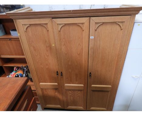 Good Quality Light Oak Veneered Triple Wardrobe 